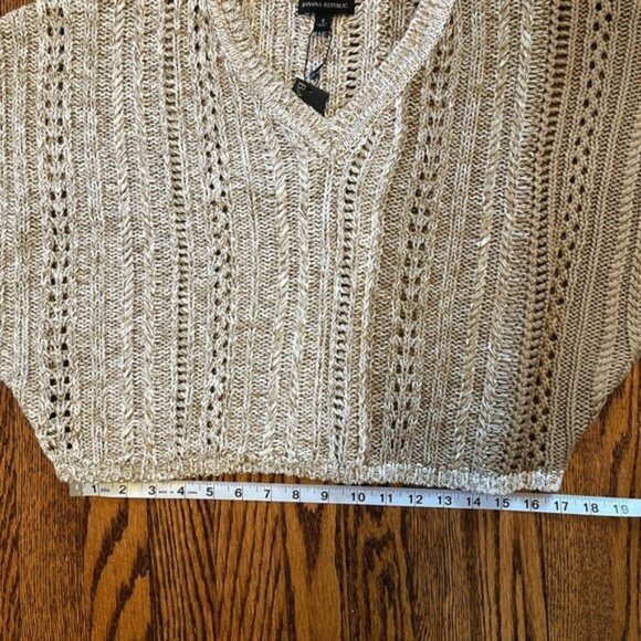 Banana Republic Organic Cotton Loose Knit Cropped Sweater in Small - Picture 5 of 7